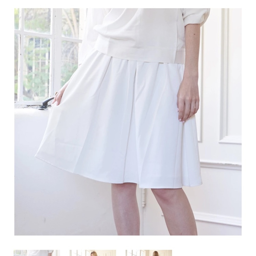 White twirl skirt with elastic waist